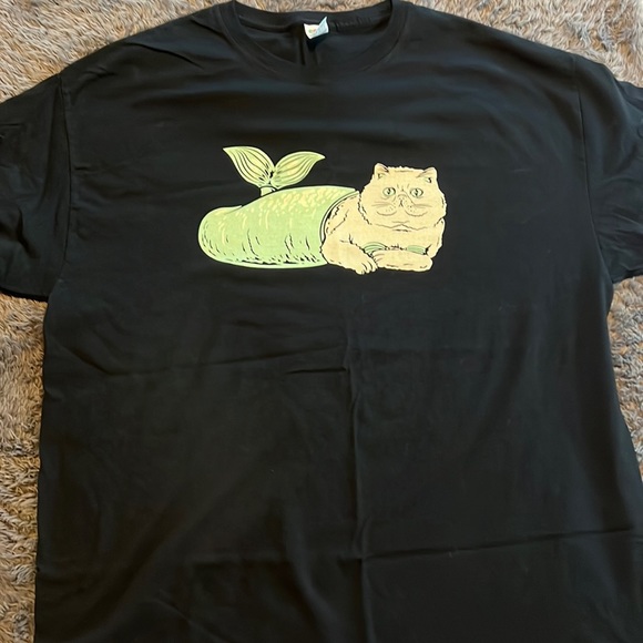 Fruit of the Loom Other - Black tee, mermaid kitty